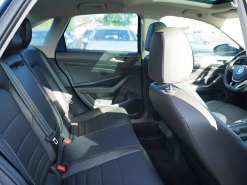 Used 2021 Volkswagen Jetta SE FWD image 18