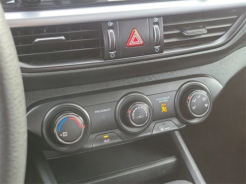 Certified 2024 Kia Forte LXS w/ LXS Technology Package image 18