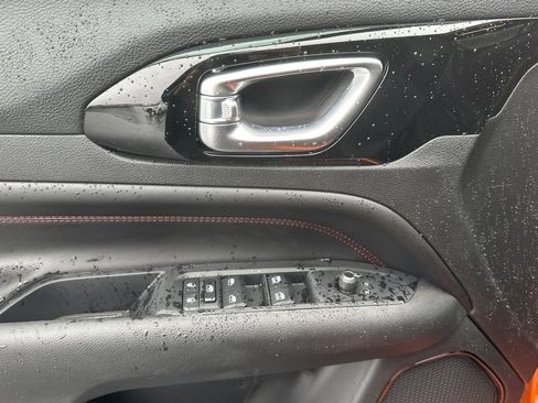 New 2026 Jeep Compass Trailhawk image 13