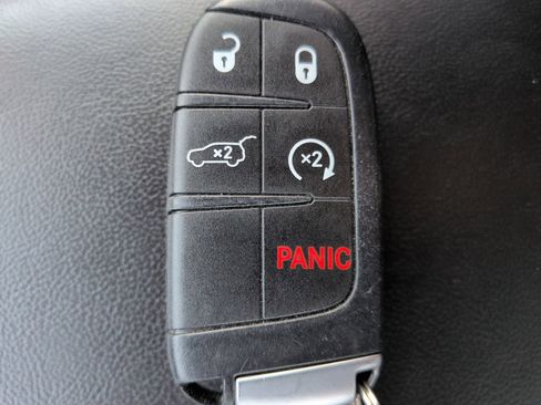 Used 2021 Jeep Grand Cherokee Limited AWD/4WD image 32