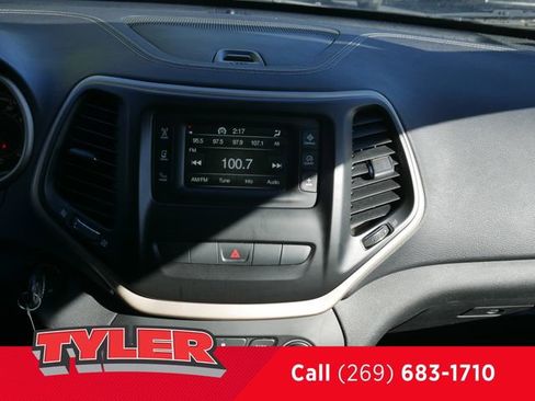 Used 2015 Jeep Cherokee Latitude w/ Cold Weather Group image 46