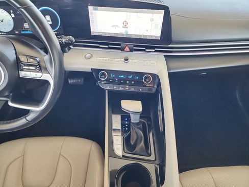 Used 2024 Hyundai Elantra Limited FWD image 25