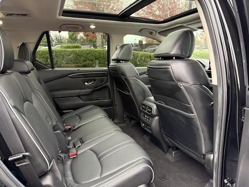 Used 2024 Honda Pilot Elite image 24