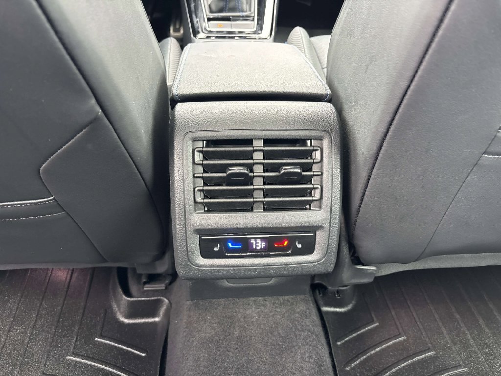 Used 2024 Volkswagen Golf R AWD/4WD image 11