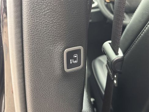 Used 2024 Chrysler Pacifica Touring-L w/ S Appearance Package image 21