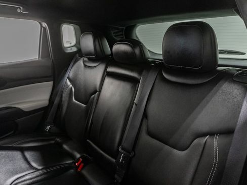 Certified 2025 Jeep Compass Limited AWD/4WD image 25