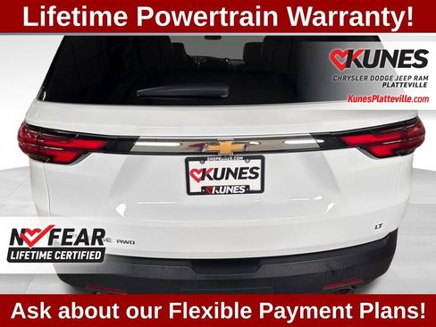 Used 2023 Chevrolet Traverse LT image 9