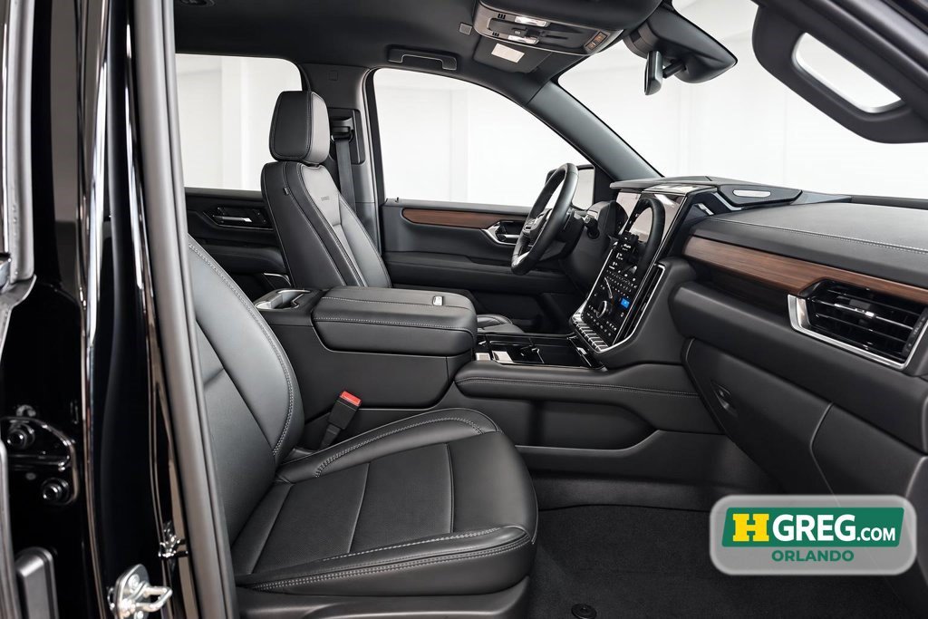 Used 2025 GMC Yukon XL Denali AWD/4WD image 11