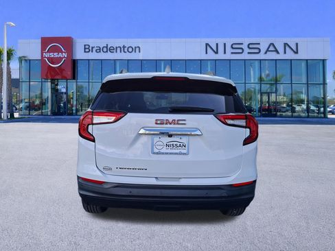 Used 2023 GMC Terrain SLE w/ Driver Convenience Package image 6