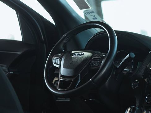 Used 2019 Ford Explorer XLT w/ Equipment Group 201A image 19