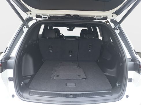 Used 2023 Jeep Grand Cherokee Altitude RWD image 12