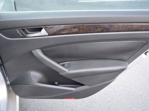 Used 2014 Volkswagen Passat TDI SEL Premium FWD image 14