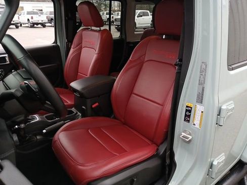 Used 2024 Jeep Wrangler Unlimited Rubicon 392 image 40