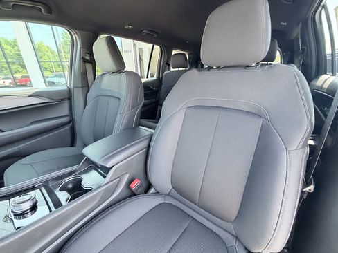 New 2026 Jeep Grand Cherokee L Laredo RWD image 19