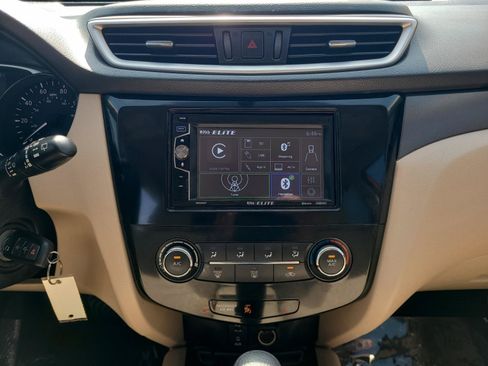 Used 2016 Nissan Rogue S FWD image 14