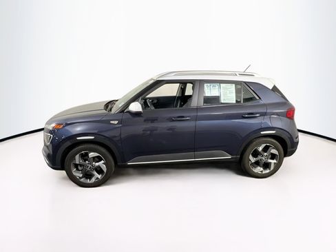 Used 2023 Hyundai Venue Limited FWD image 8