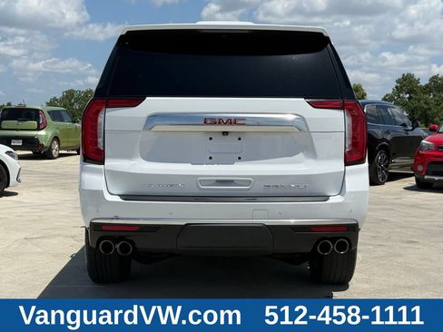 Used 2022 GMC Yukon XL Denali AWD/4WD image 11