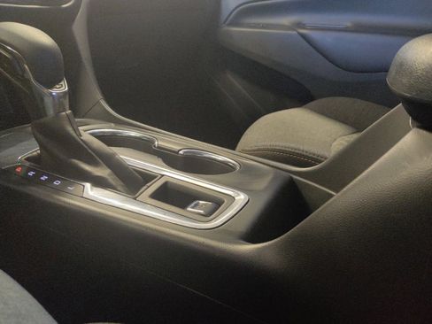 Used 2022 Chevrolet Equinox LT FWD image 26