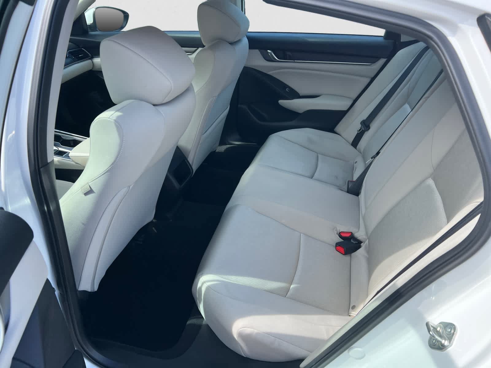 Used 2018 Honda Accord LX image 11
