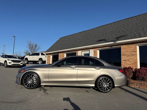 Used 2019 Mercedes-Benz C 300 Sedan image 11