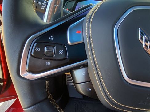 Used 2021 Chevrolet Corvette Stingray Premium Cpe w/ Z51 Performance Package image 18