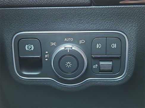 Certified 2026 Mercedes-Benz GLA 250 4MATIC image 27