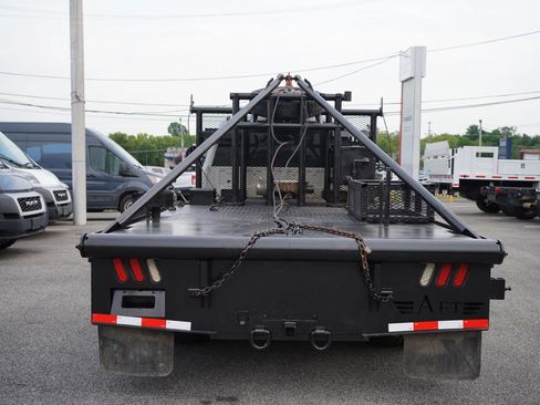 Used 2017 Ford F550 4x4 SuperCab Super Duty image 4
