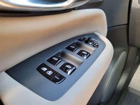 New 2026 Volvo XC90 B6 Plus w/ Protection Package Premier image 29