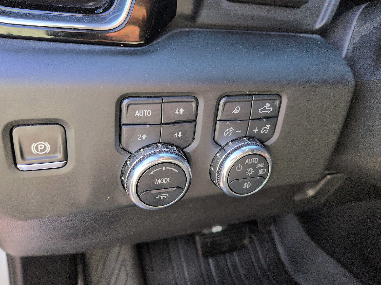 Used 2025 GMC Sierra 3500 Denali w/ Denali Reserve Package AWD/4WD image 19