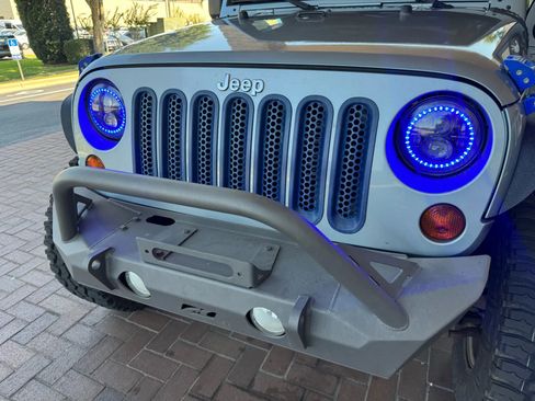 Used 2012 Jeep Wrangler Unlimited Sahara w/ Connectivity Group image 15