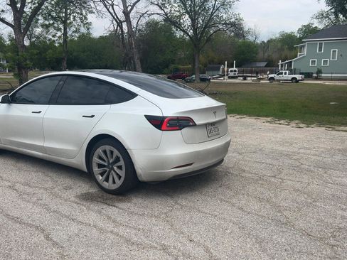 Used 2023 Tesla Model 3 Standard Range RWD image 4