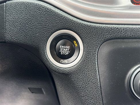 Used 2023 Dodge Charger SXT image 29