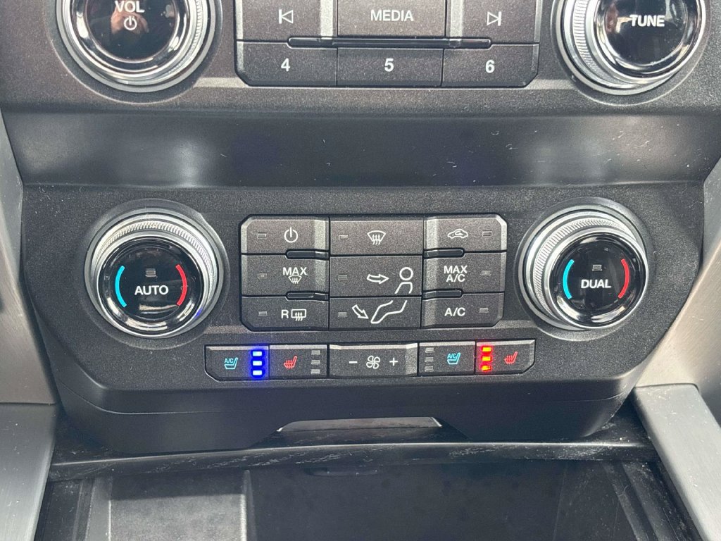Used 2019 Ford F350 Platinum w/ Platinum Ultimate Package AWD/4WD image 29