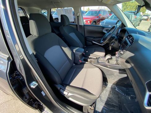 Used 2025 Kia Soul LX w/ LX Technology Package image 24