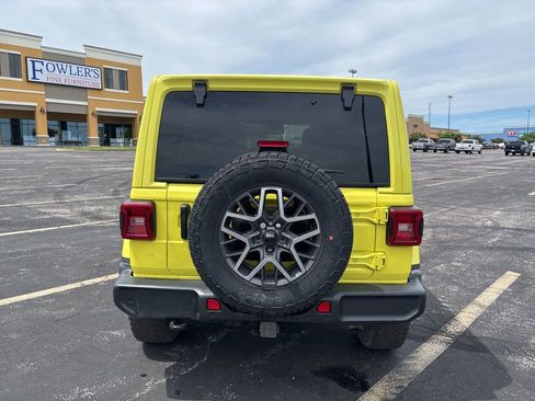 Used 2024 Jeep Wrangler Unlimited Sahara w/ Technology Group AWD/4WD image 6