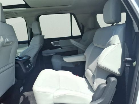 Used 2025 Ford Expedition Max Platinum w/ Driver's Package AWD/4WD image 29