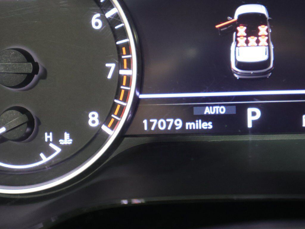 Used 2022 Nissan Pathfinder Platinum w/ Cargo Package AWD/4WD image 40