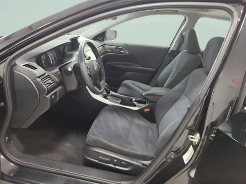 Used 2017 Honda Accord EX image 17