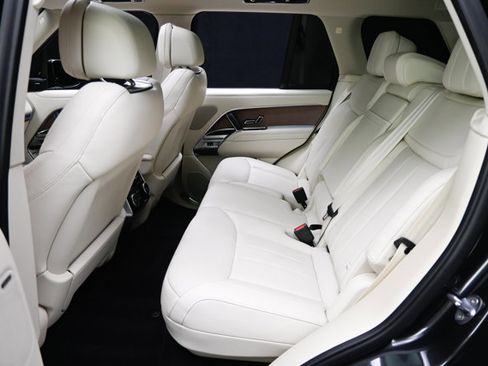 Used 2023 Land Rover Range Rover SE image 11