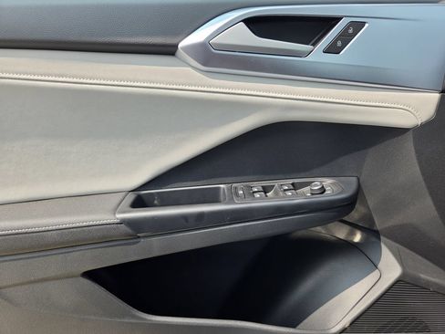 New 2026 Volkswagen Taos SE FWD image 19
