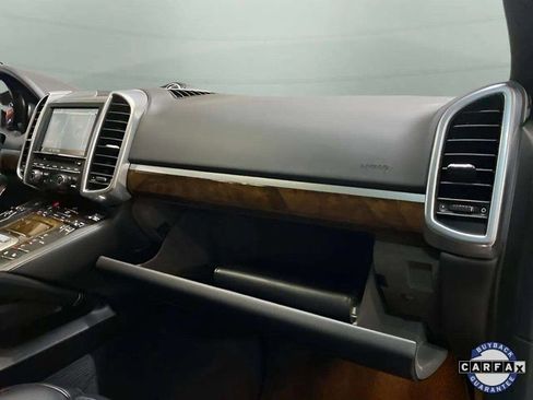 Used 2014 Porsche Cayenne S image 70