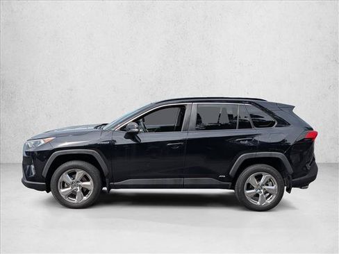 Used 2021 Toyota RAV4 XLE Premium AWD/4WD image 9