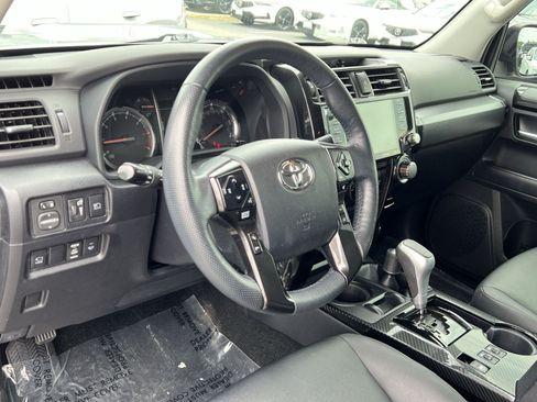 Used 2023 Toyota 4Runner TRD Off-Road Premium w/ Off Road Premium Plus Package AWD/4WD image 17