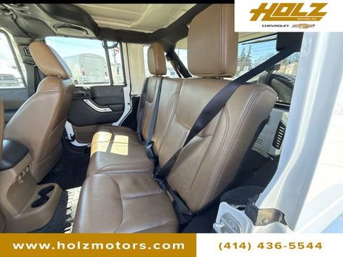 Used 2014 Jeep Wrangler Unlimited Sahara w/ Connectivity Group image 23