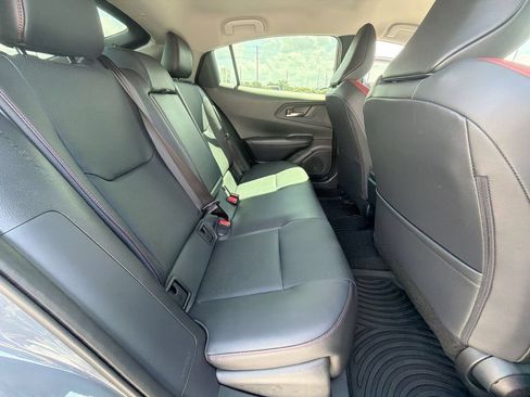Used 2026 Toyota Prius Plug-In Hybrid FWD image 33