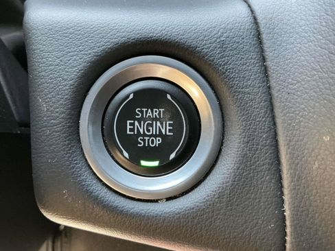 Used 2022 GMC Yukon XL AT4 w/ AT4 Premium Plus Package image 20