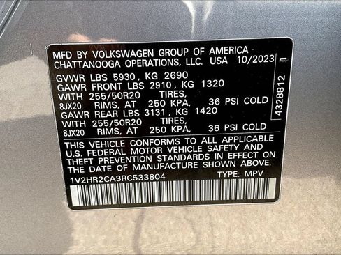 Used 2024 Volkswagen Atlas SE AWD/4WD image 36