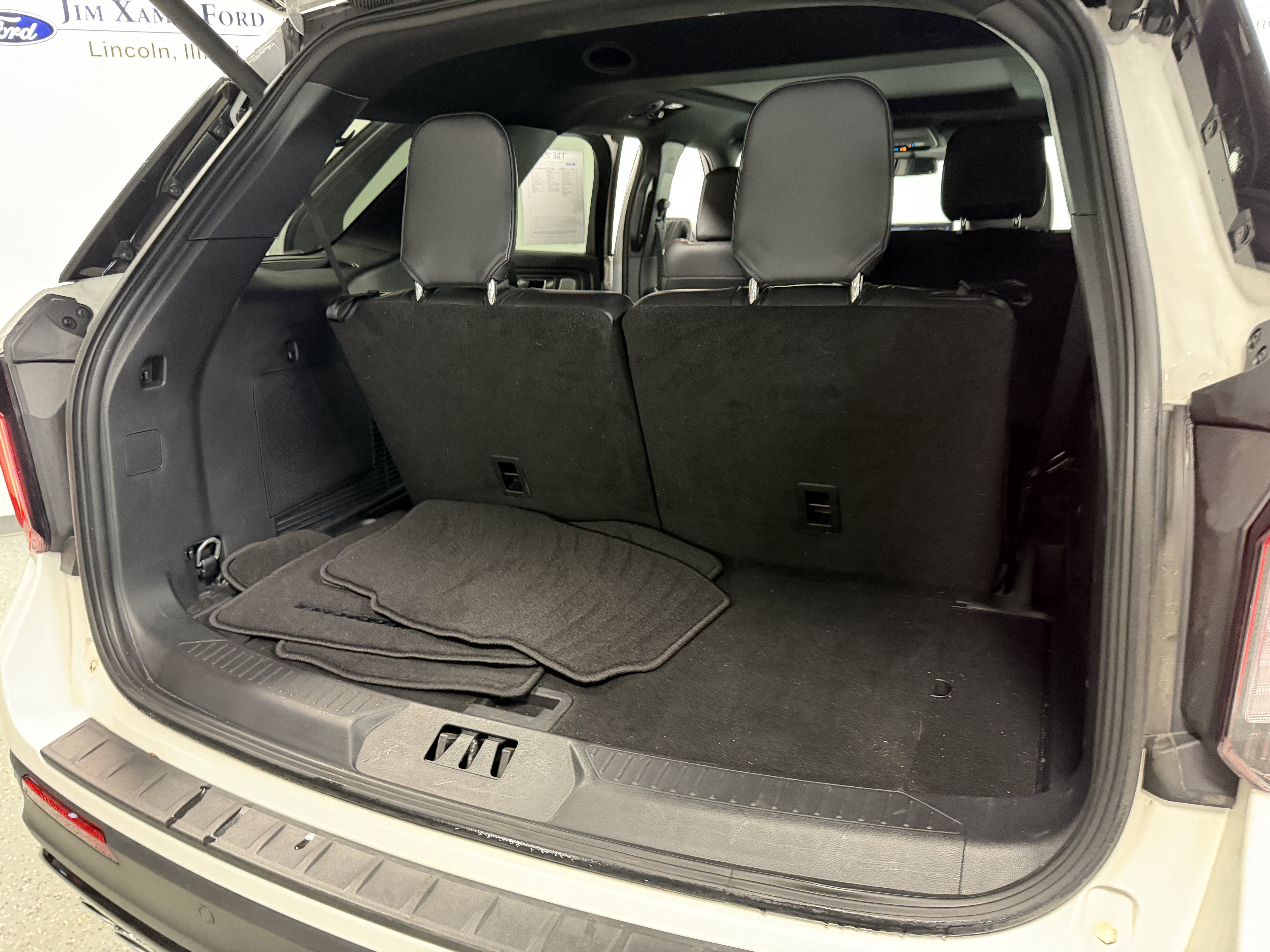 Used 2025 Ford Explorer ST AWD/4WD image 33