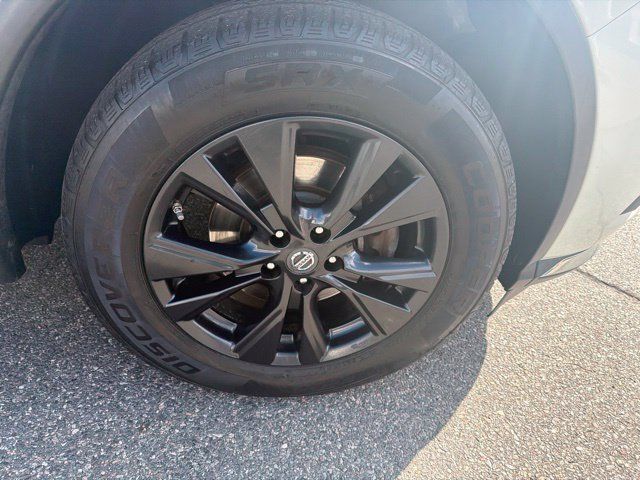 Used 2018 Nissan Murano SV w/ Premium Package AWD/4WD image 10