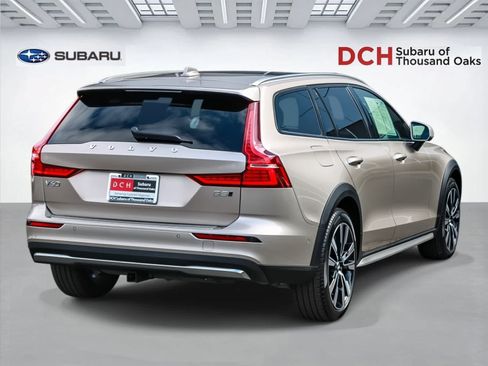 Used 2025 Volvo V60 B5 Cross Country Ultra w/ Protection Package Premier AWD/4WD image 4